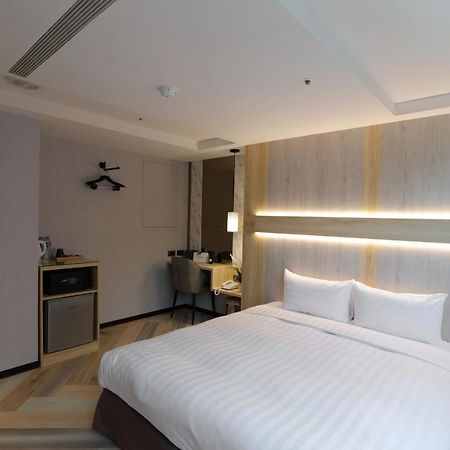 Silken Hotel Тайпей Екстериор снимка