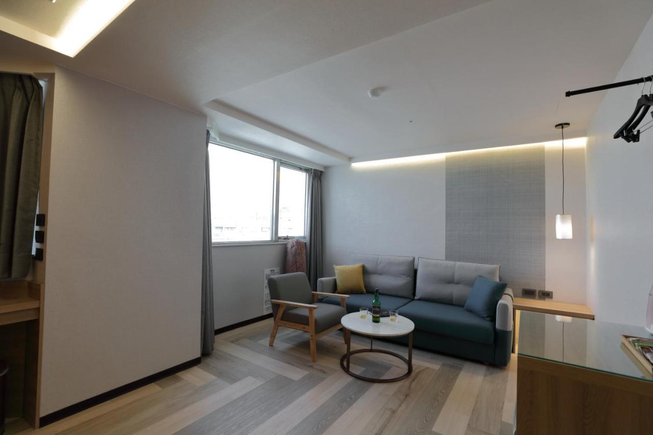 Silken Hotel Тайпей Екстериор снимка