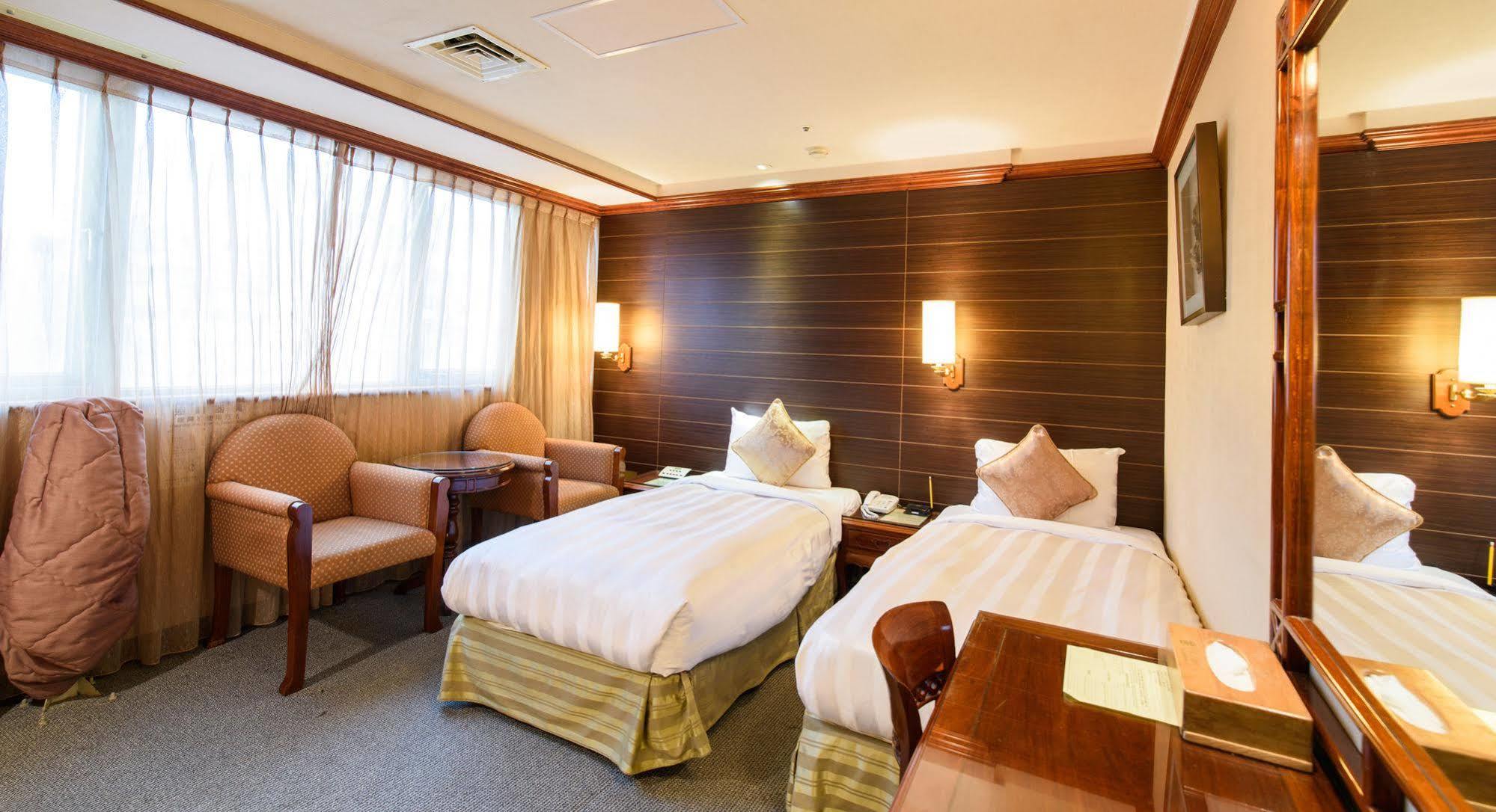 Silken Hotel Тайпей Екстериор снимка