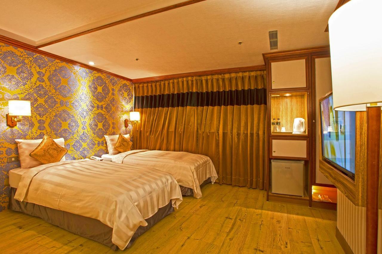 Silken Hotel Тайпей Екстериор снимка